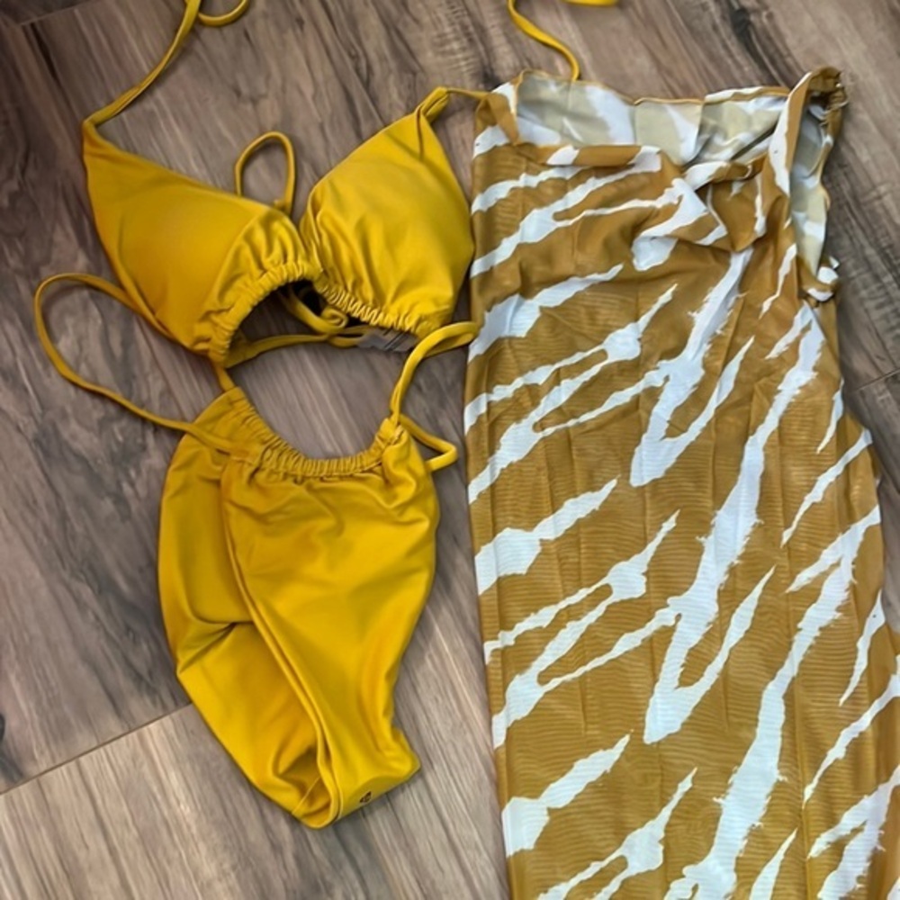 Matte swimsuit two piece and sheer cover up new Sz L